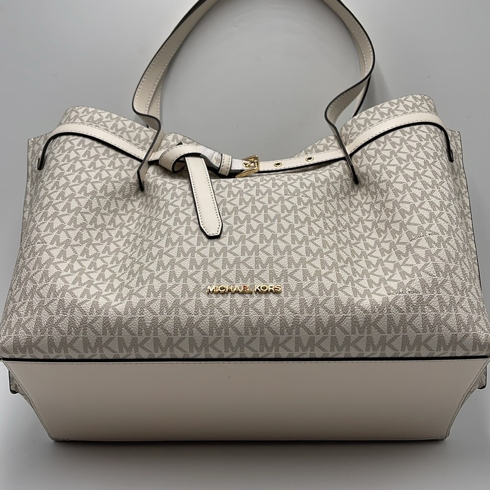 Michael Kors Emilia Large Logo Tote Bag 
COLOR LT CRM MULTI
NWT - Picture 9 of 16